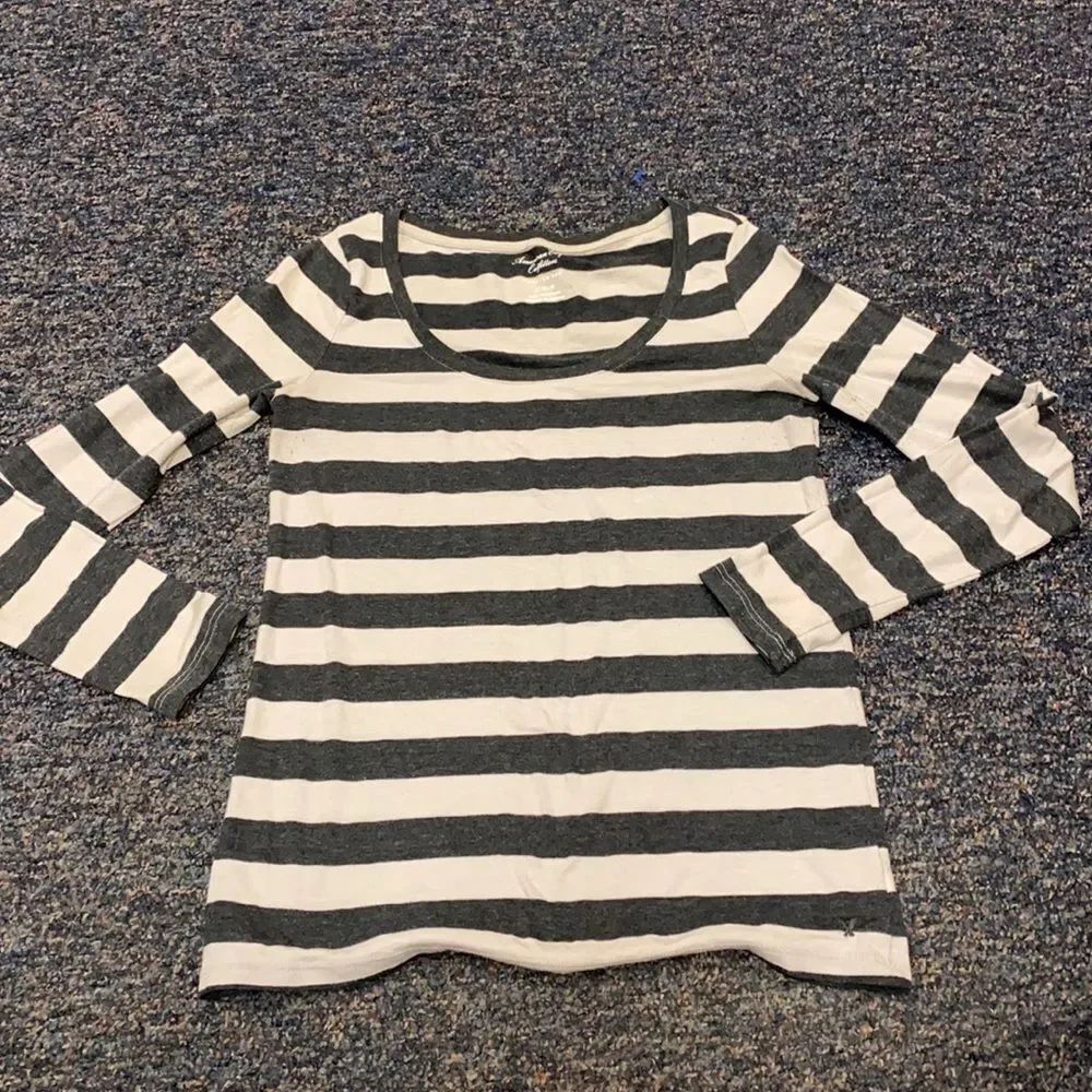American Eagle Outfitters Stripped Top sz. M